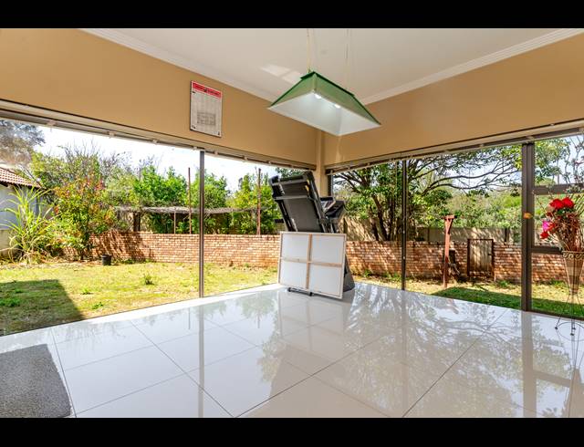 6 BEDROOM FREESTANDING FOR SALE IN VORNA VALLEY